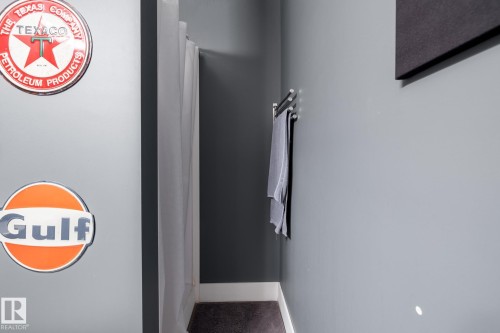 Hallway featuring baseboards - 3312 17B Avenue, Edmonton, AB - Indoor Photo Showing Other Room