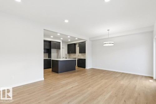 336 27 Street, Edmonton, AB - Indoor Photo Showing Kitchen