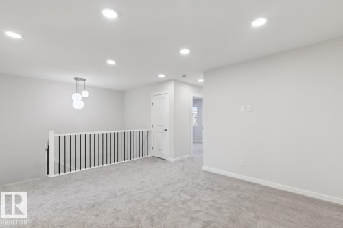 336 27 Street, Edmonton, AB - Indoor Photo Showing Other Room