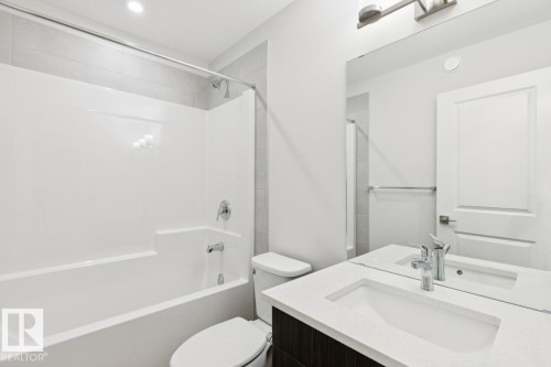 336 27 Street, Edmonton, AB - Indoor Photo Showing Bathroom