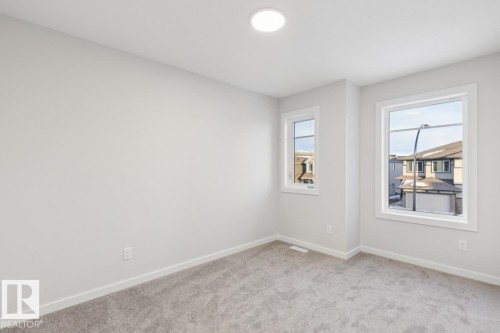 336 27 Street, Edmonton, AB - Indoor Photo Showing Other Room