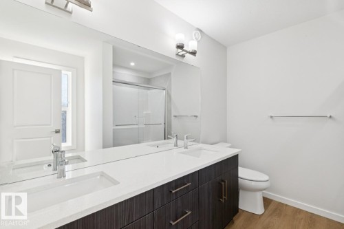 336 27 Street, Edmonton, AB - Indoor Photo Showing Bathroom