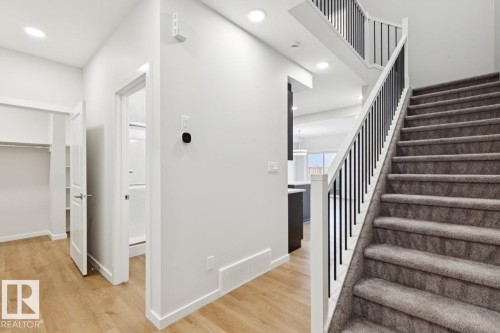 336 27 Street, Edmonton, AB - Indoor Photo Showing Other Room