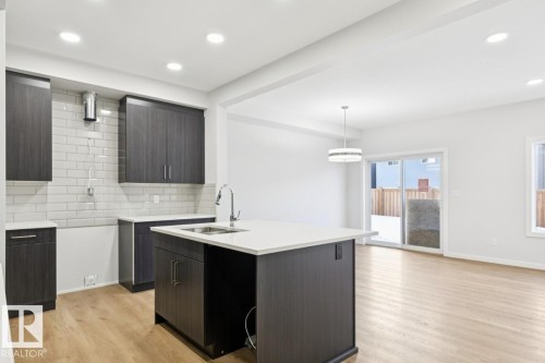 336 27 Street, Edmonton, AB - Indoor Photo Showing Kitchen