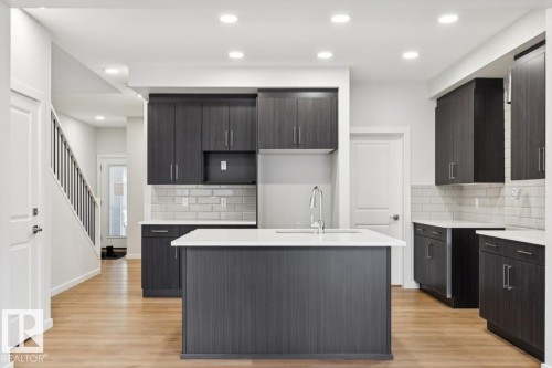 336 27 Street, Edmonton, AB - Indoor Photo Showing Kitchen