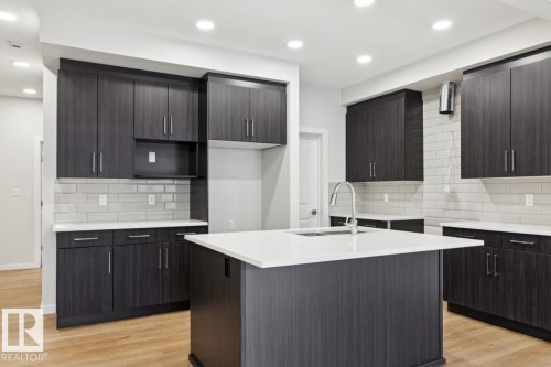 336 27 Street, Edmonton, AB - Indoor Photo Showing Kitchen With Upgraded Kitchen