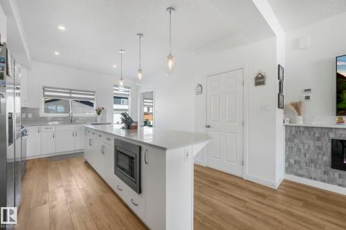 9476 Colak Lane, Edmonton, AB - Indoor Photo Showing Kitchen With Upgraded Kitchen