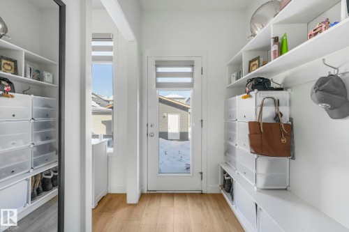 9476 Colak Lane, Edmonton, AB - Indoor