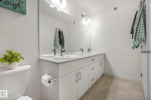 9476 Colak Lane, Edmonton, AB - Indoor Photo Showing Bathroom