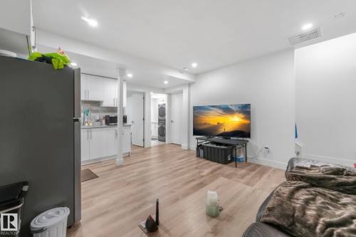 9476 Colak Lane, Edmonton, AB - Indoor