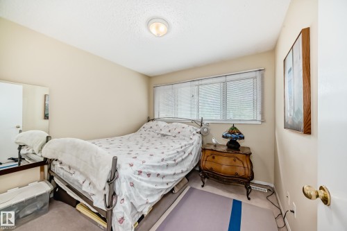 1049 Millbourne Road E, Edmonton, AB - Indoor Photo Showing Bedroom