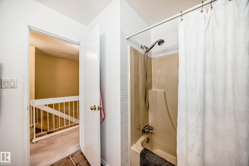 1049 Millbourne Road E, Edmonton, AB - Indoor Photo Showing Other Room