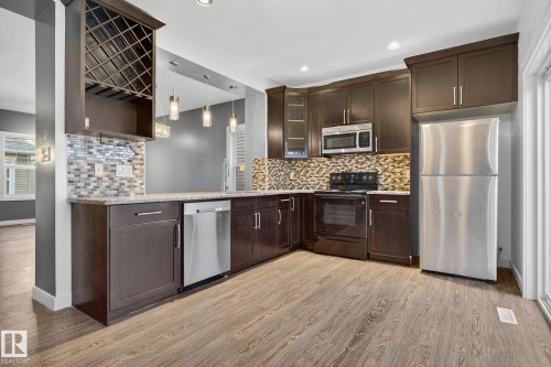 10 10114 160 Street, Edmonton, AB - Indoor Photo Showing Kitchen With Upgraded Kitchen
