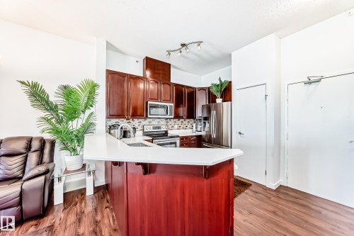 412 4312 139 Avenue, Edmonton, AB - Indoor Photo Showing Kitchen With Upgraded Kitchen