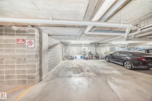 412 4312 139 Avenue, Edmonton, AB - Indoor Photo Showing Garage