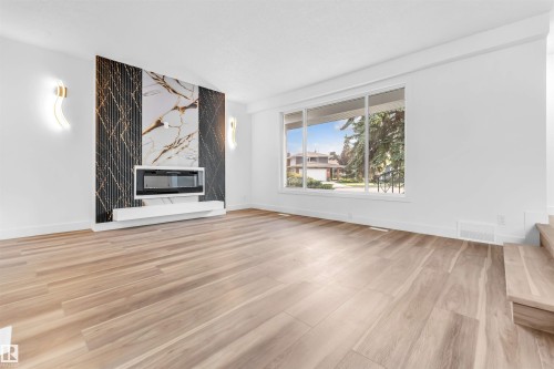 3508 84 Street, Edmonton, AB - Indoor Photo Showing Living Room