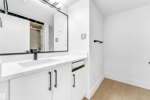 3508 84 Street, Edmonton, AB - Indoor Photo Showing Other Room