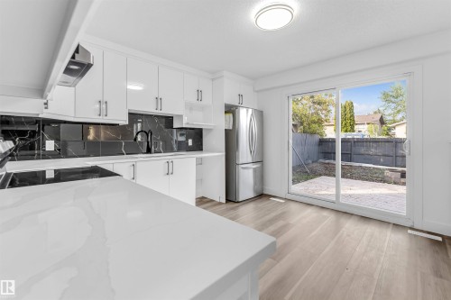 3508 84 Street, Edmonton, AB - Indoor Photo Showing Kitchen