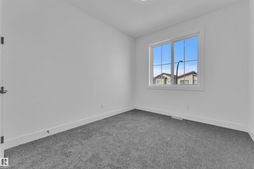 103 28 Street, Edmonton, AB - Indoor Photo Showing Other Room