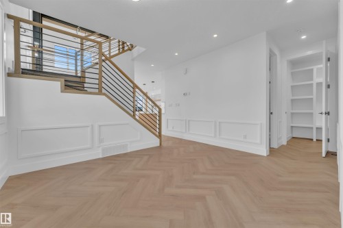 103 28 Street, Edmonton, AB - Indoor Photo Showing Other Room