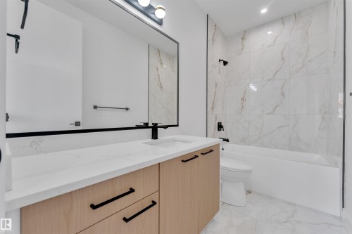 103 28 Street, Edmonton, AB - Indoor Photo Showing Bathroom