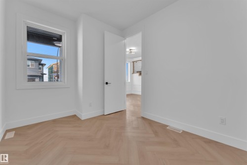 103 28 Street, Edmonton, AB - Indoor Photo Showing Other Room