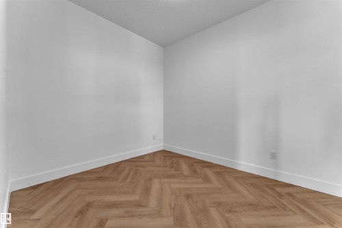 103 28 Street, Edmonton, AB - Indoor Photo Showing Other Room