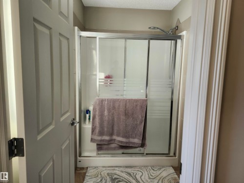 12026 167B Avenue, Edmonton, AB - Indoor Photo Showing Bathroom