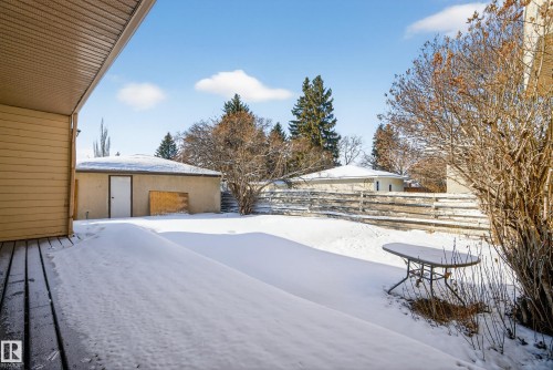 View of yard layered in snow - 11435 37A Avenue, Edmonton, AB - Outdoor