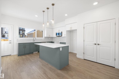 4594 Warbler Loop, Edmonton, AB - Indoor Photo Showing Kitchen With Upgraded Kitchen