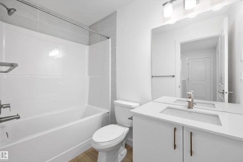 4594 Warbler Loop, Edmonton, AB - Indoor Photo Showing Bathroom