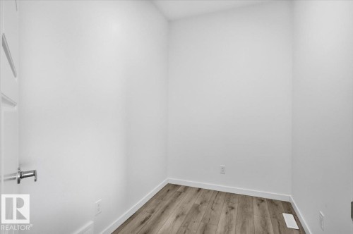 3323 Erlanger Bend, Edmonton, AB - Indoor Photo Showing Other Room