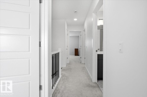 3323 Erlanger Bend, Edmonton, AB - Indoor Photo Showing Other Room