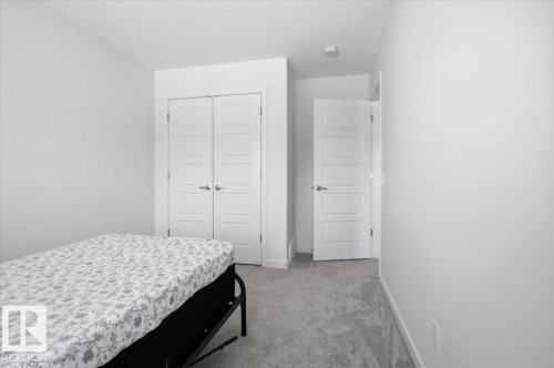 3323 Erlanger Bend, Edmonton, AB - Indoor Photo Showing Bedroom