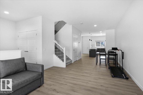 3323 Erlanger Bend, Edmonton, AB - Indoor