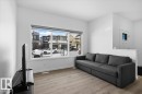 3323 Erlanger Bend, Edmonton, AB  - Indoor Photo Showing Living Room 