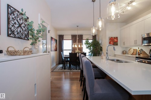 7200 Cardinal Way, Edmonton, AB - Indoor Photo Showing Kitchen With Double Sink