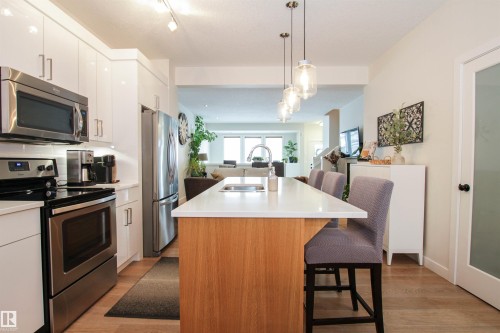 7200 Cardinal Way, Edmonton, AB - Indoor Photo Showing Kitchen With Stainless Steel Kitchen
