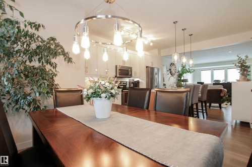 7200 Cardinal Way, Edmonton, AB - Indoor Photo Showing Dining Room