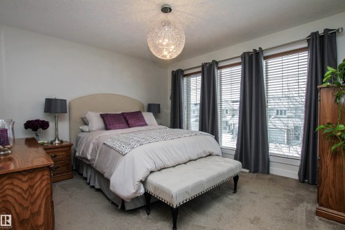 7200 Cardinal Way, Edmonton, AB - Indoor Photo Showing Bedroom