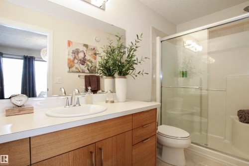 7200 Cardinal Way, Edmonton, AB - Indoor Photo Showing Bathroom