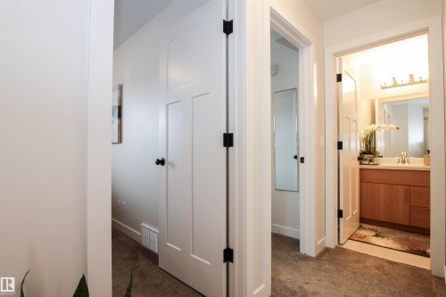 7200 Cardinal Way, Edmonton, AB - Indoor Photo Showing Other Room