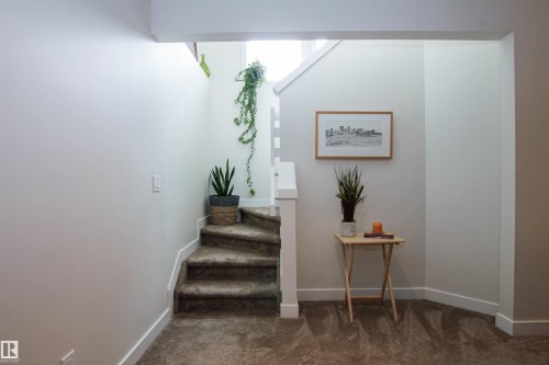 7200 Cardinal Way, Edmonton, AB - Indoor Photo Showing Other Room