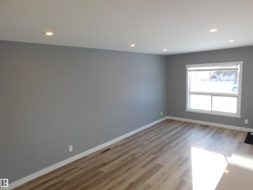 12112 150 Avenue, Edmonton, AB - Indoor Photo Showing Other Room