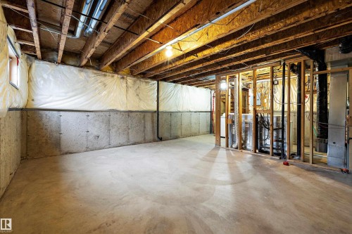 5 130 Hyndman Crescent, Edmonton, AB - Indoor Photo Showing Basement