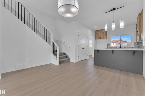 752 Mattson Drive, Edmonton, AB - Indoor