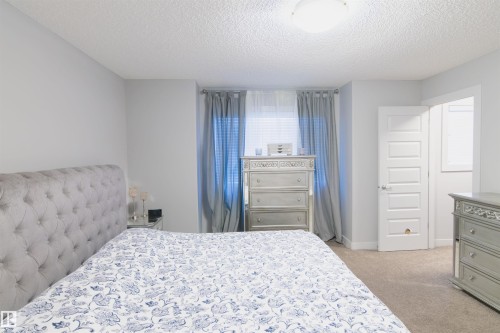 888 Cy Becker Drive, Edmonton, AB - Indoor Photo Showing Bedroom