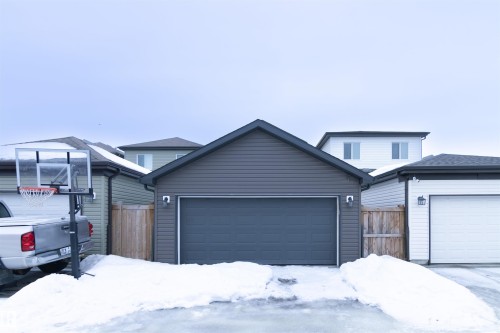 888 Cy Becker Drive, Edmonton, AB - Outdoor