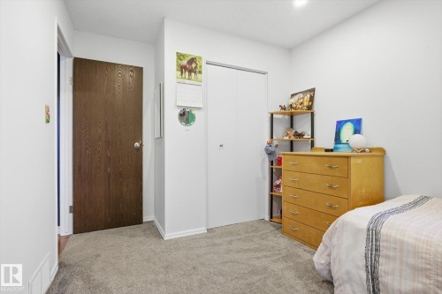 6903 12 Avenue, Edmonton, AB - Indoor Photo Showing Bedroom