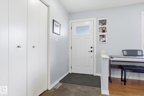 6903 12 Avenue, Edmonton, AB - Indoor Photo Showing Other Room